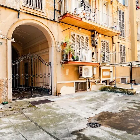 Stop Colosseo דירה *